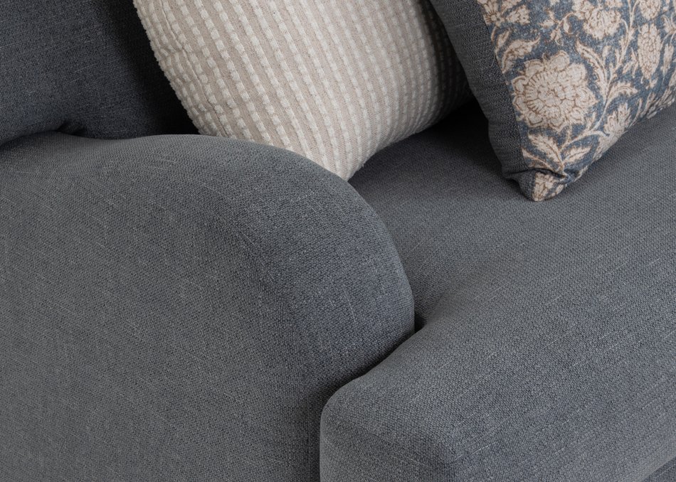 Nori Loveseat