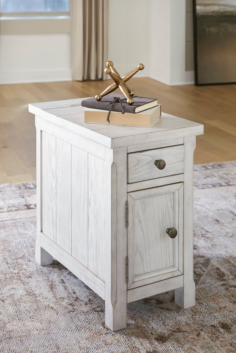 Robbinsdale Chairside Table