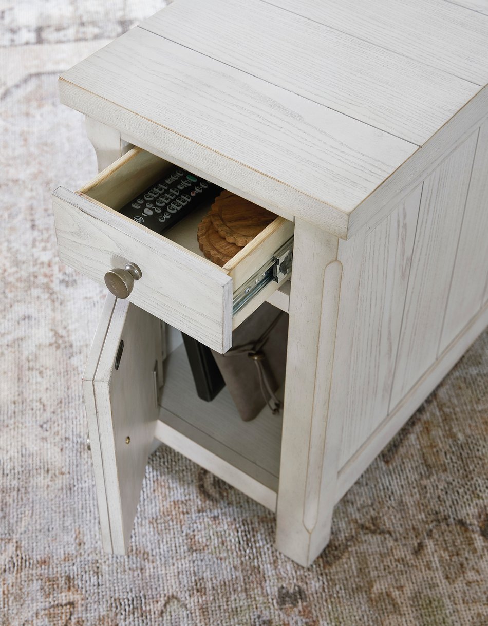 Robbinsdale Chairside Table