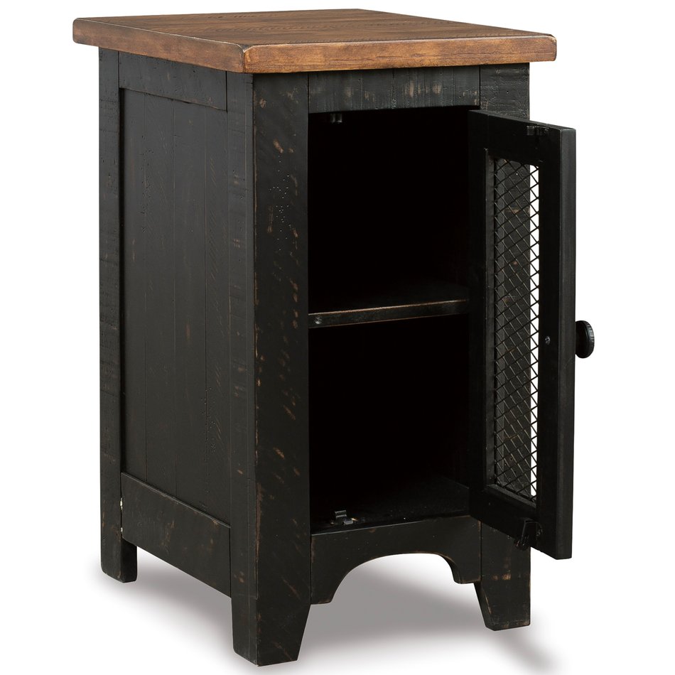 Valebeck Chairside Table