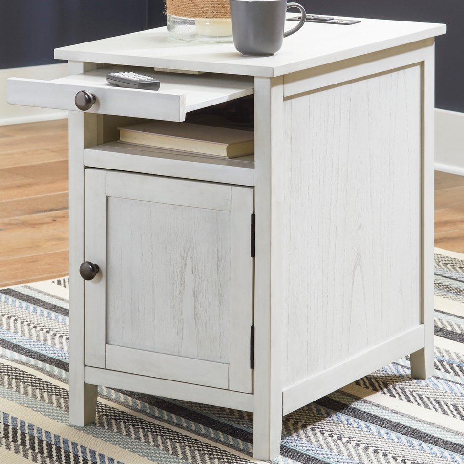 Treytown Chairside Table