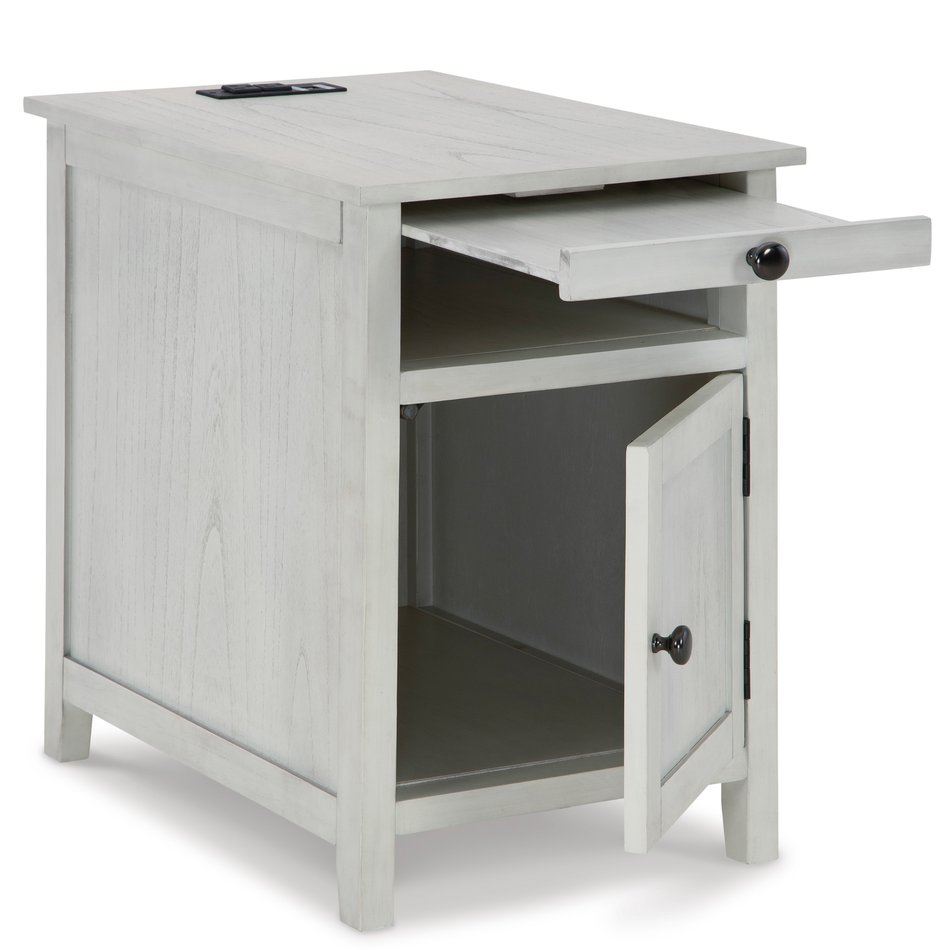 Treytown Chairside Table