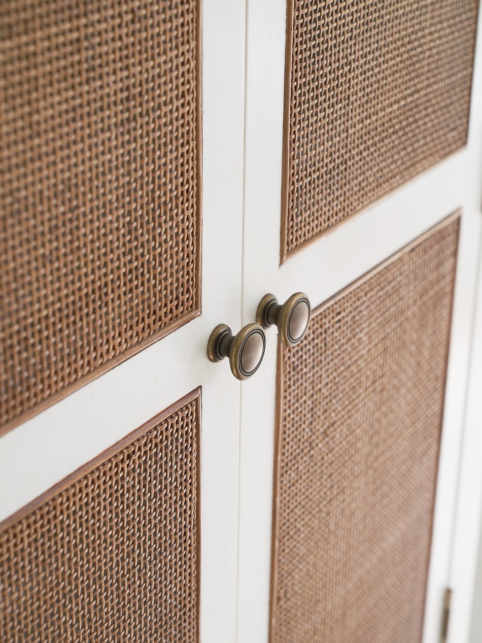 LaGuna Cabinet