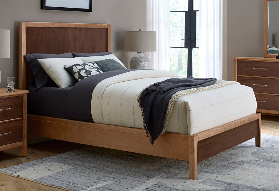 NordHaven King Panel Bed