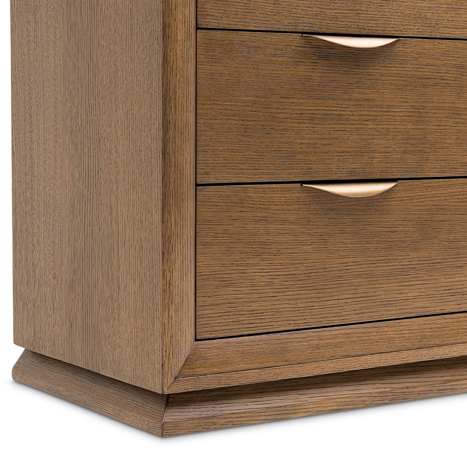 Portrait Chest