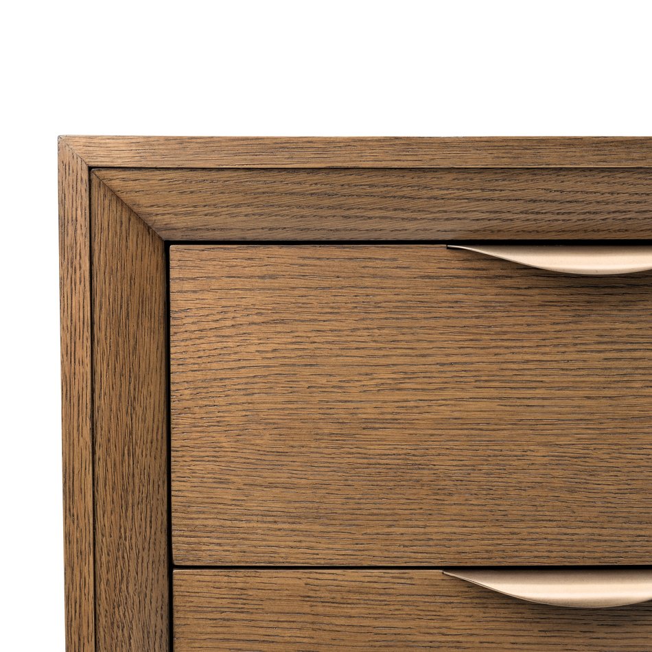 Portrait Chest